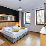 Tatrytop Radowid Basen Sauna מלון דירות 4*